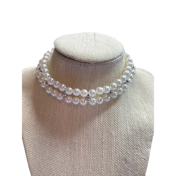 Plastic Faux Pearl Silvertone Beaded Choker Necklace Lobster Clasp 12 - 14 inch - Picture 1 of 2